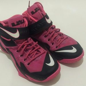 Nike LeBron sneakers like mint